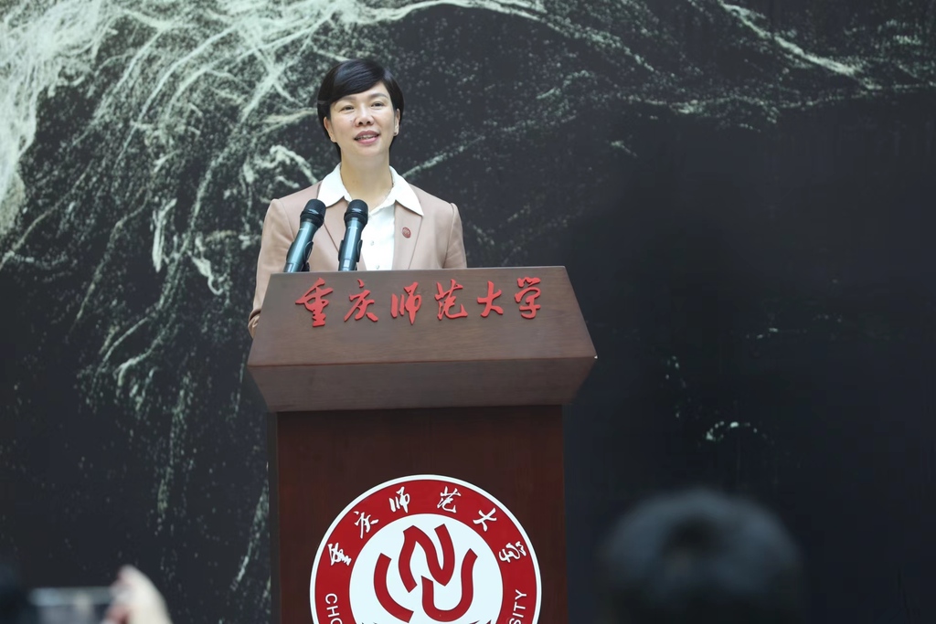 完美网页版党委书记张艳讲话并宣布展览开幕。受访者供图 华龙网发